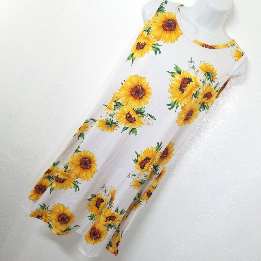 Cute White Sunflower Dress Size S